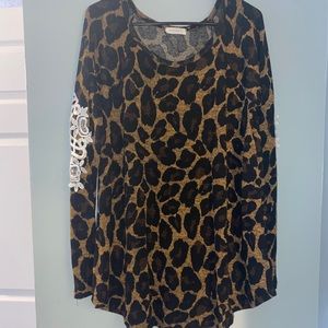 Leopard print lace sleeve tunic